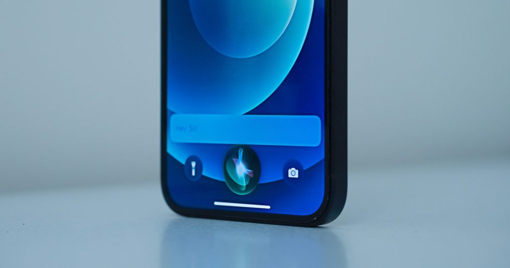 omid-armin-CrOgsQnH7Vk-unsplash Android UI screens shown on mobile phones